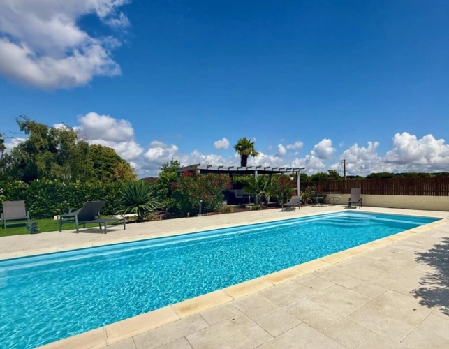 Photos 2 - Tourist - House