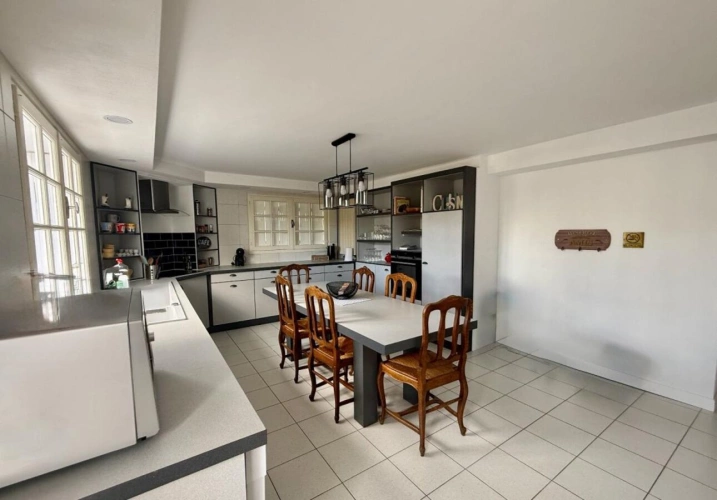 Photos 12 - Tourist - House