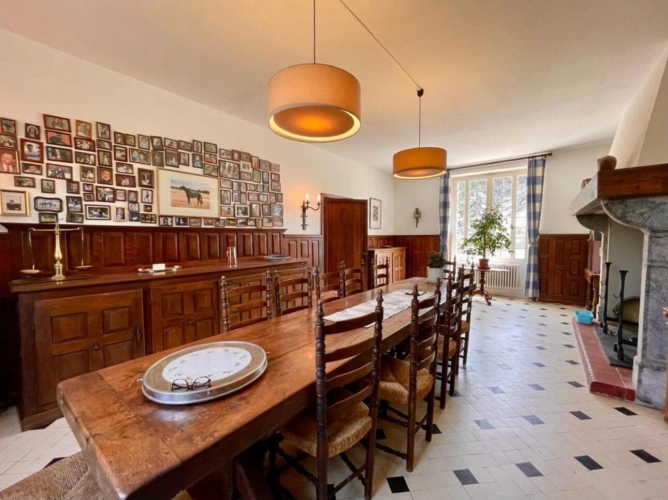 Photos 8 - Equestrian - House