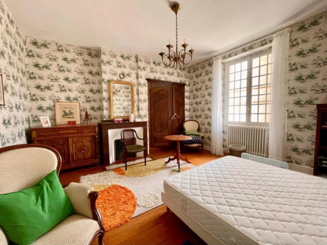 Photos 12 - Equestrian - House