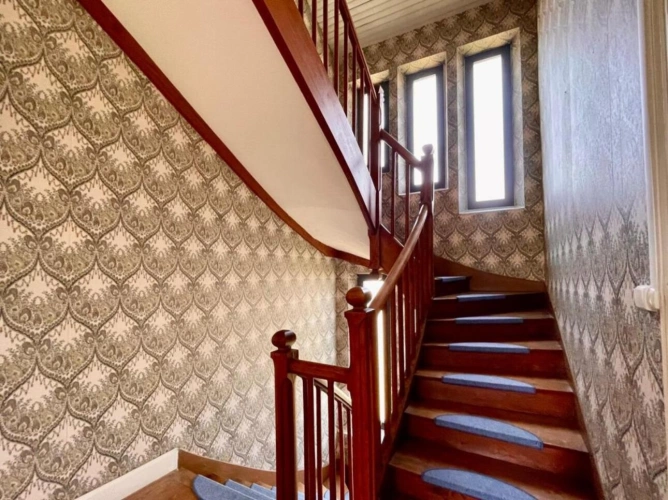 Photos 17 - Equestrian - House