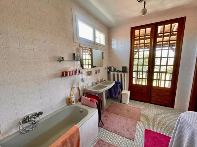 Photos 19 - Equestrian - House