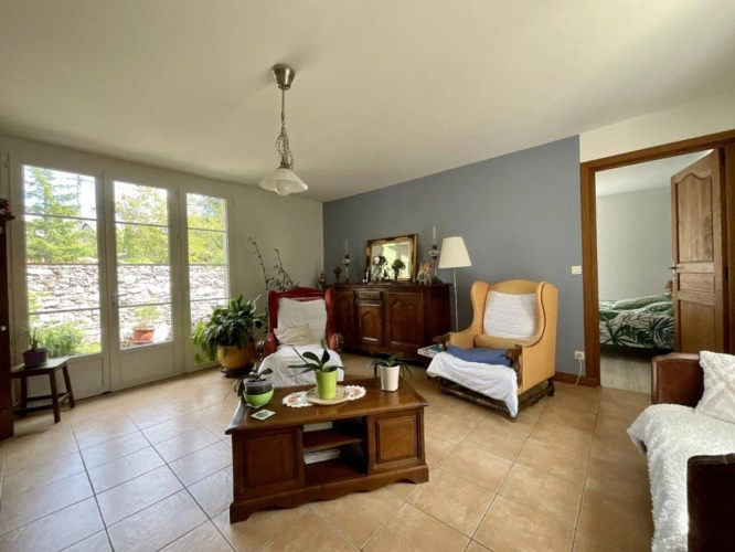 Photos 13 - Rural - House