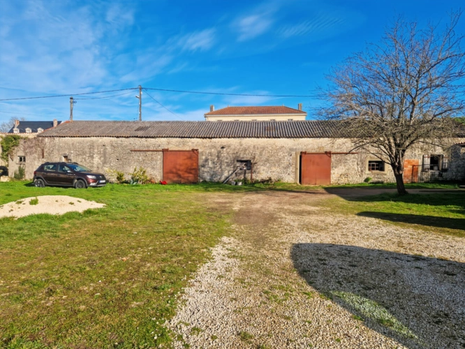 Photos 11 - Prestige - Propriete à vendre 7 pièces- 227 m² habitables - proche de SAINT JEAN D'ANGELY (17) 19 000 m² de terrain