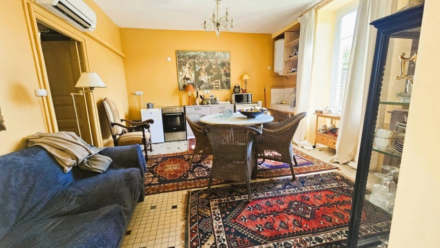 Photos 11 - Rural - House