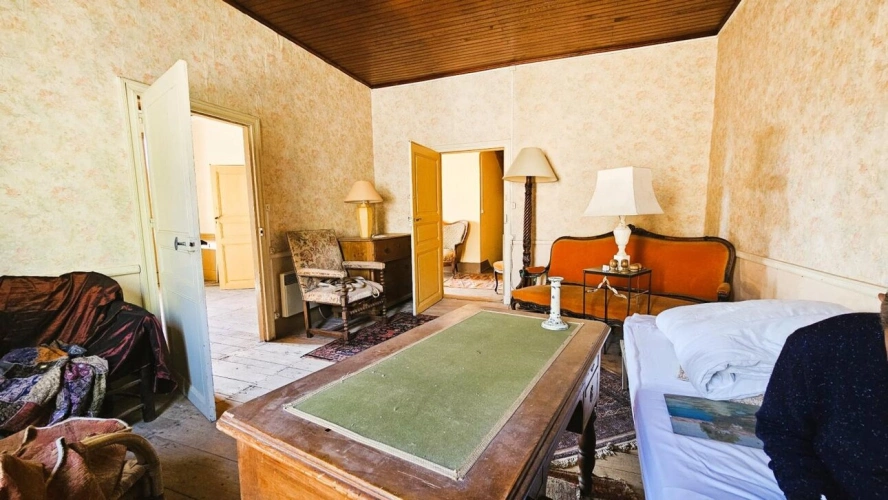 Photos 16 - Rural - House