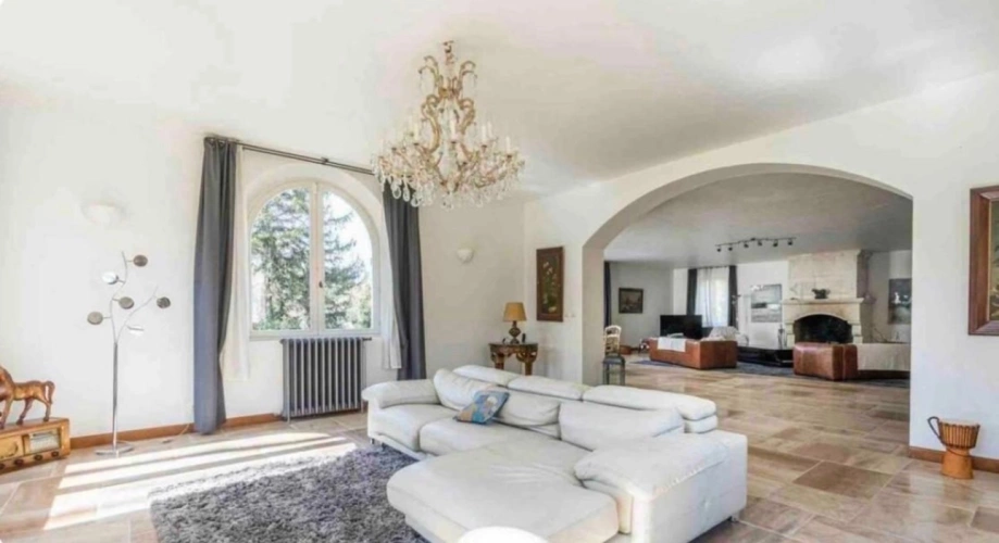 Photos 5 - Équestre - Belle bastide  provençale avec dépendances et boxes à chevaux