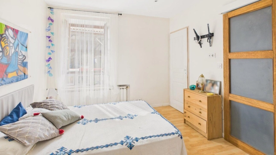 Photos 15 - Rural - House