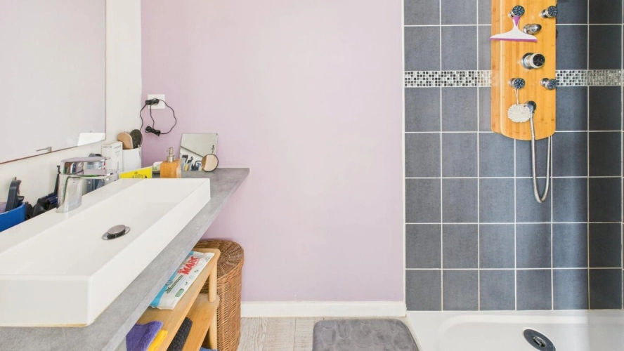 Photos 16 - Rural - House