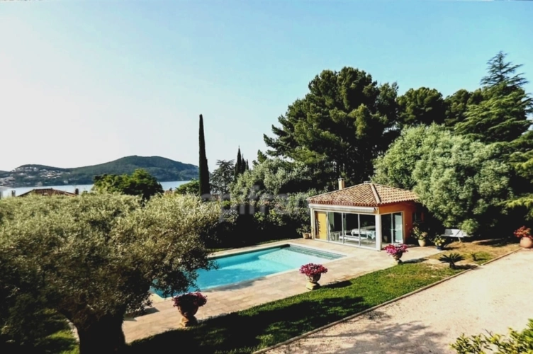 Photos 3 - Prestigious - 8-room property for sale in SAINT CYR SUR MER (83), 2000 m² plot, swimming pool, pool house