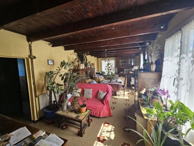 Photos 6 - Rural - House