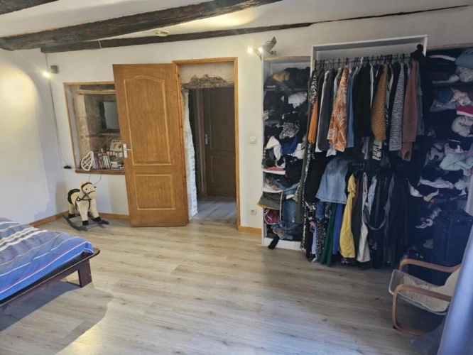 Photos 9 - Rural - House