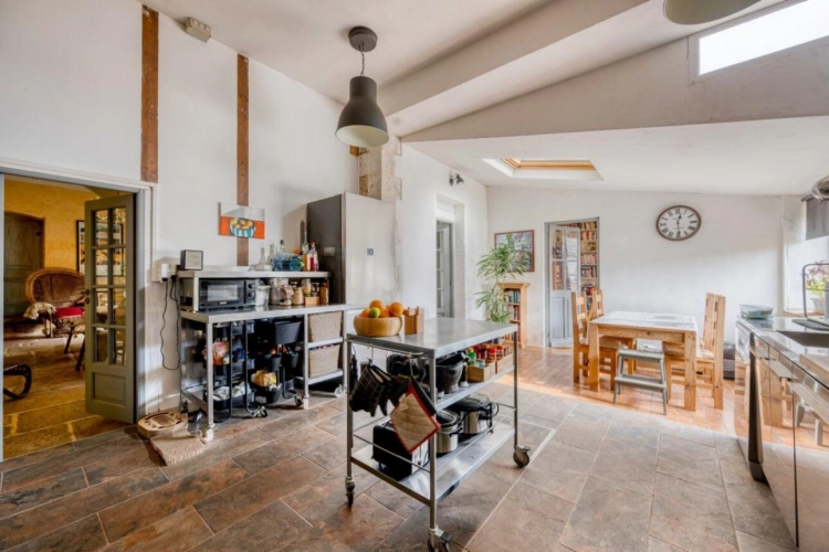 Photos 10 - Rural - House