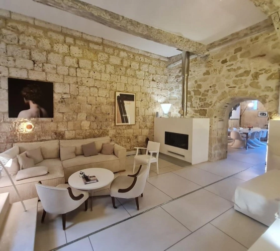 Photos 6 - Rural - House