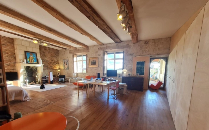 Photos 10 - Rural - House