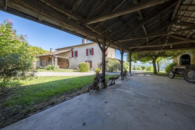 Photos 4 - Rural - House