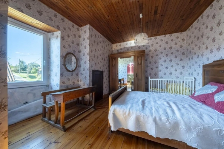 Photos 13 - Rural - House