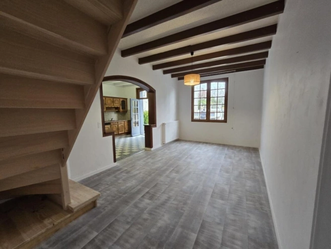 Photos 18 - Rural - House