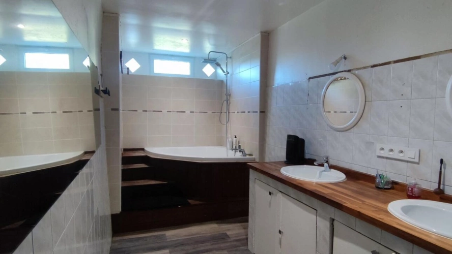 Photos 12 - Equestrian - house and dependencies