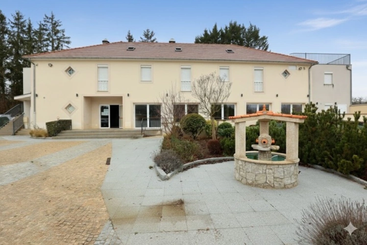 Photos 1 - Prestige - SALLE DE RECEPTION 220 personnes assises + 94 couchages au cœur du Vignoble Champenois