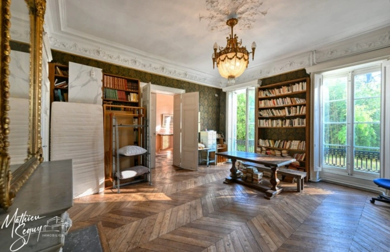 Photos 13 - Prestige - Découvrez l'élégance intemporelle de cette Maison de Maître d'exception à rénover