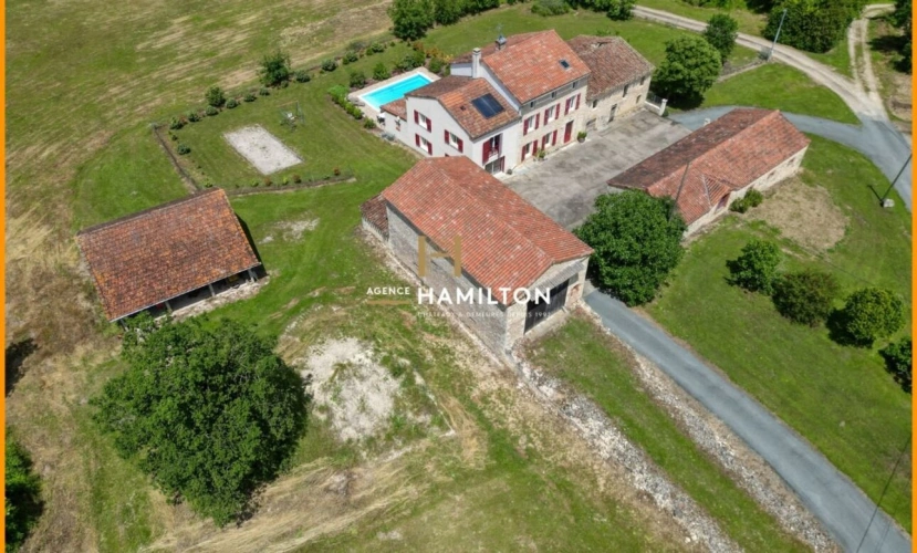 Photos 1 - Rural - Farm with outbuildings