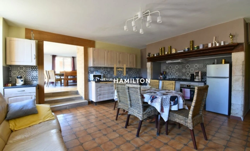 Photos 6 - Rural - Farm with outbuildings