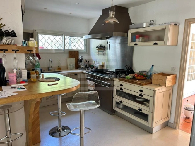 Photos 4 - Rural - House