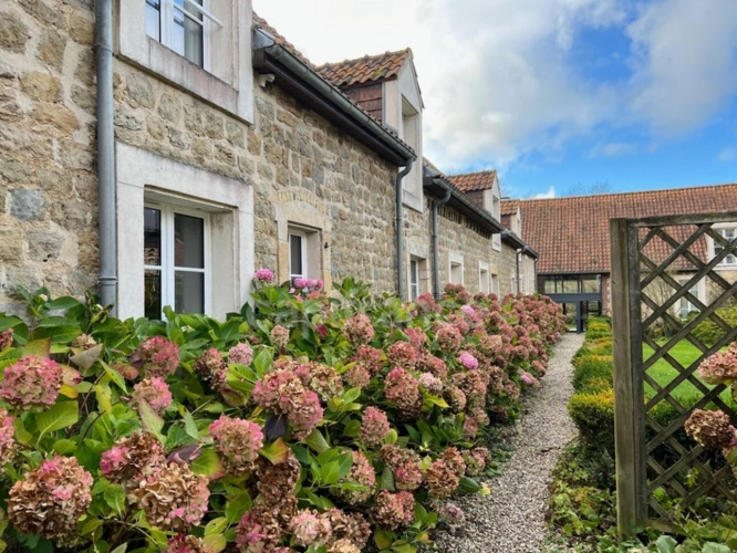 Photos 16 - Touristique - À VENDRE - ST LÉONARD - PROPRIÉTÉ DE CARACTÈRE EN PIERRES - 4,75 HECTARES - 7 APPARTEMENTS - PISCINE COUVERTE - LOCAL TECHNIQUE