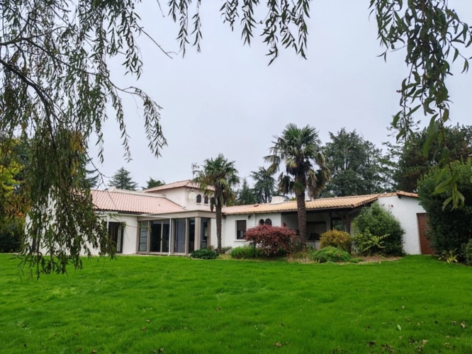 Photos 34 - Rurale - Propriete à vendre 12 pièces L'OIE (85)