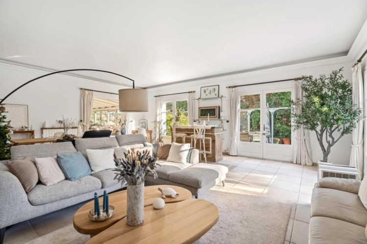 Photos 6 - Prestigious - House