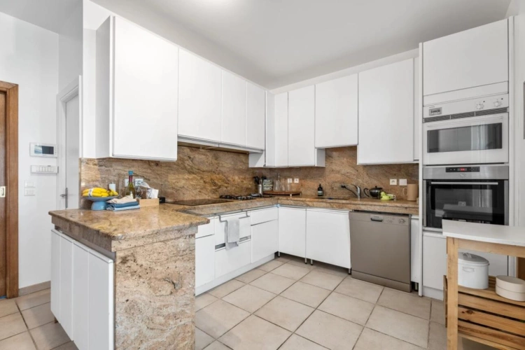 Photos 13 - Prestigious - House