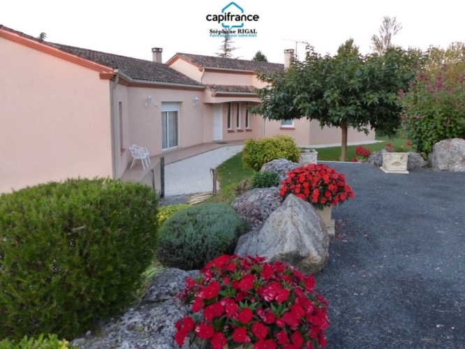 Photos 3 - Rural - Property for sale, 6 rooms, PENNE D'AGENAIS (47). House of 175m2 of living space + basement on 5245m