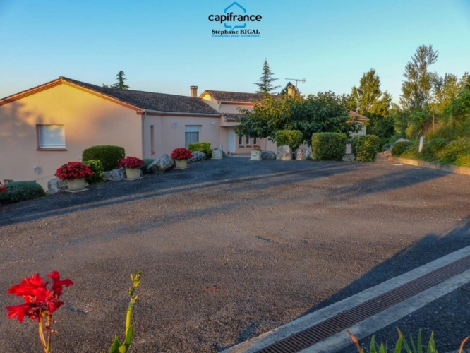 Photos 28 - Rural - Property for sale, 6 rooms, PENNE D'AGENAIS (47). House of 175m2 of living space + basement on 5245m