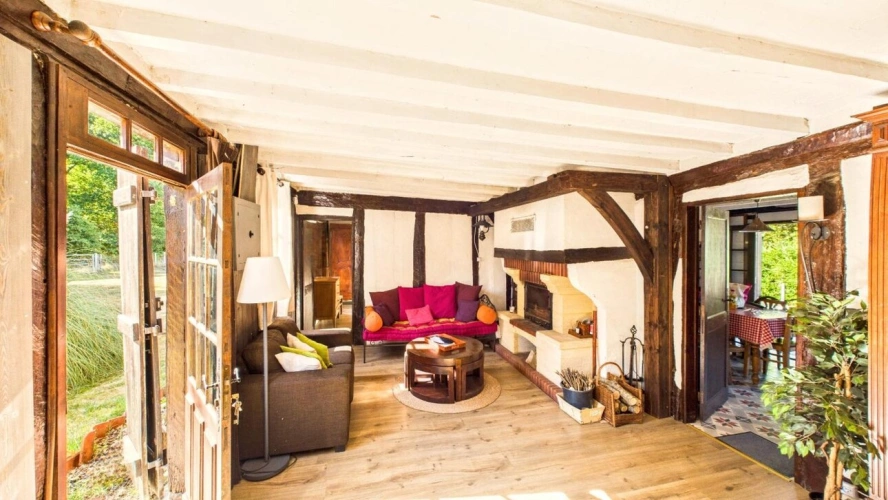 Photos 3 - Rural - House