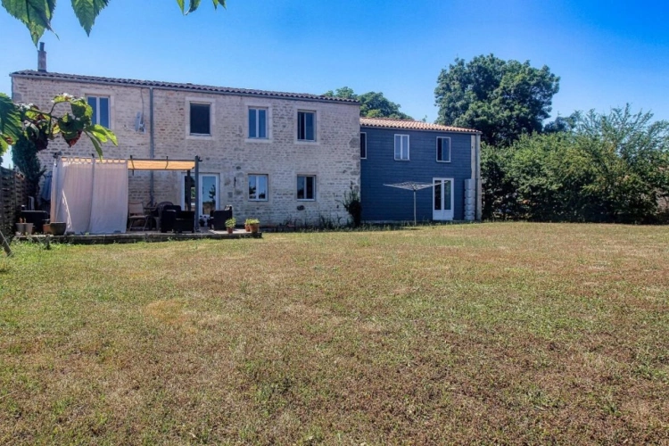 Photos 2 - Rural - Character property