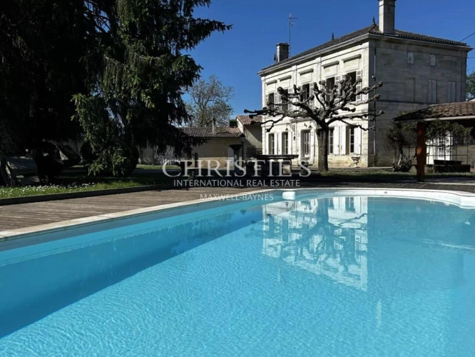 Photos 1 - Viticole - Domaine viticole avec une belle superficie, une demeure de charme et un gîte