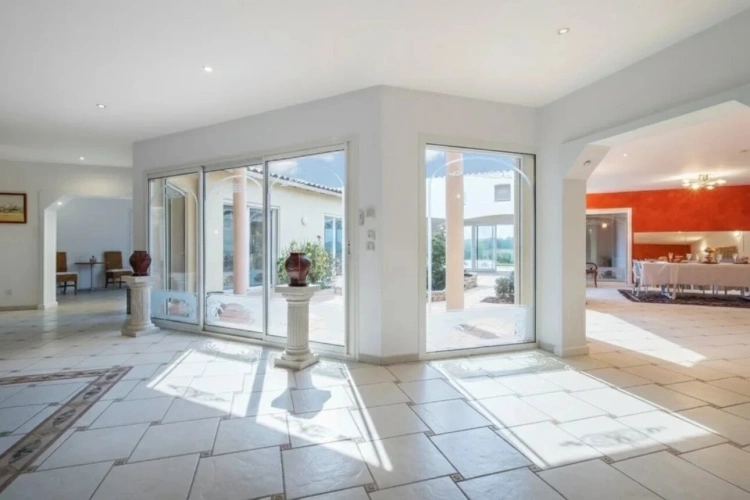 Photos 8 - Prestigious - House