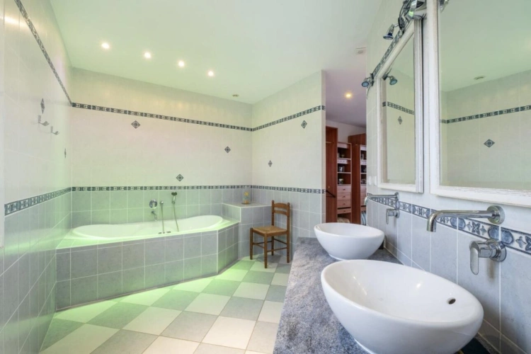 Photos 20 - Prestigious - House