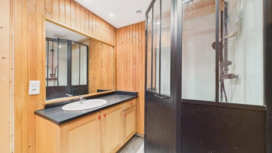 Photos 10 - Rural - House