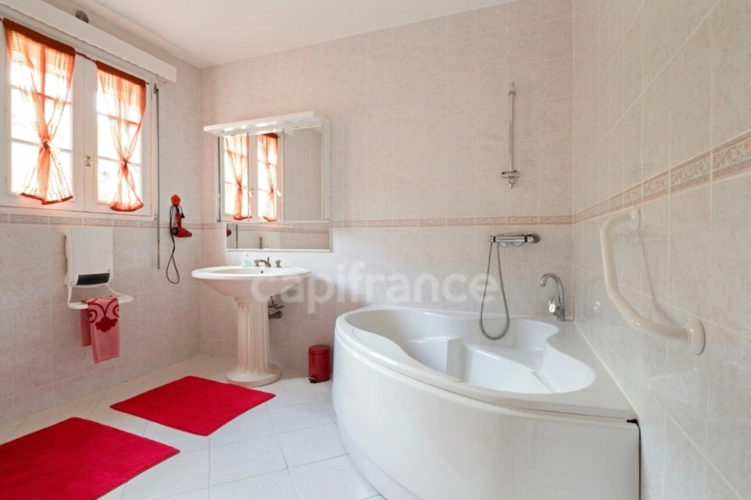 Photos 18 - Touristique - EXCLUSIVITE Propriete bord de mer, à vendre 10 pièces CAMARET SUR MER (29) Actuellement chambres d'hotes, 320 m2