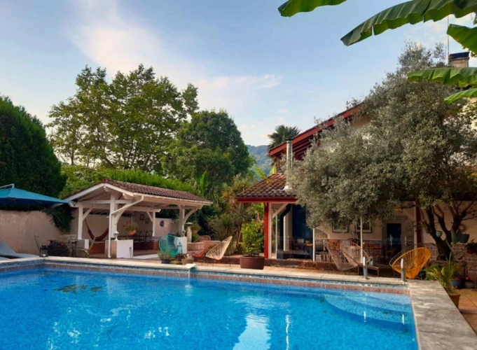 Photos 1 - Touristique - Exceptionnelle demeure du 18ᵉ siècle, habitation et activité touristique au cœur du Pays Basque !