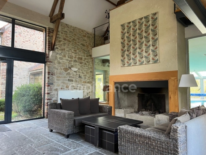 Photos 22 - Touristique - ST-LÉONARD - ENSEMBLE IMMOBILIER - APPART'HOTELS - 8 LOGEMENTS - HABITATION PRINCIPALE 280 M2 - 9 PIÈCES - 5 ha 50 - 13000 M2 CONSTRUCTIBLE - PISCINE INTÉRIEURE