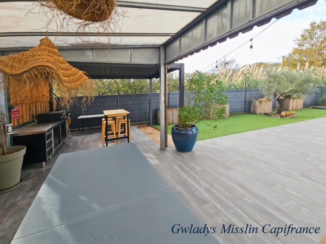 Photos 18 - Prestige - Magnifique propriété à EYSINES de 441 m² avec maison contemporaine de 9 pièces et un immense loft/local d'activité