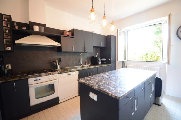 Photos 3 - Rural - Propriété GRANGE + MAISON + GARAGES + PISCINE  proche de LA ROCHEFOUCAULD EN ANGOUMOIS (16)