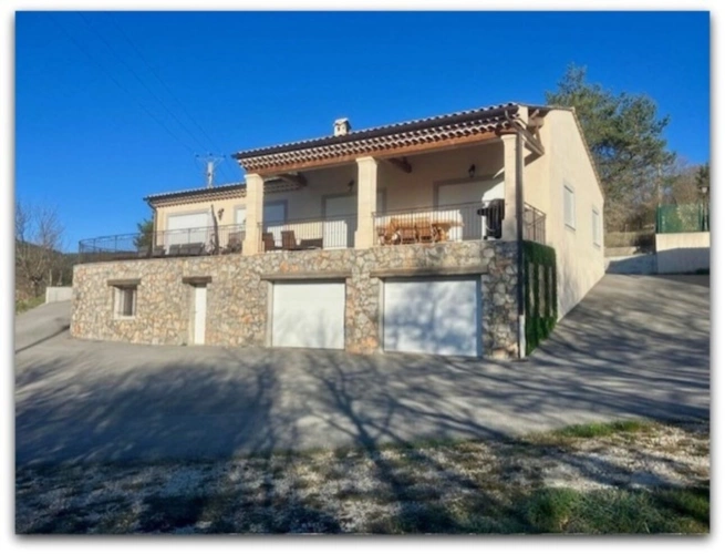 Photos 2 - Prestigious - Propriete Peyroules Villa avec piscine intérieure dex hangars forte rentabilité