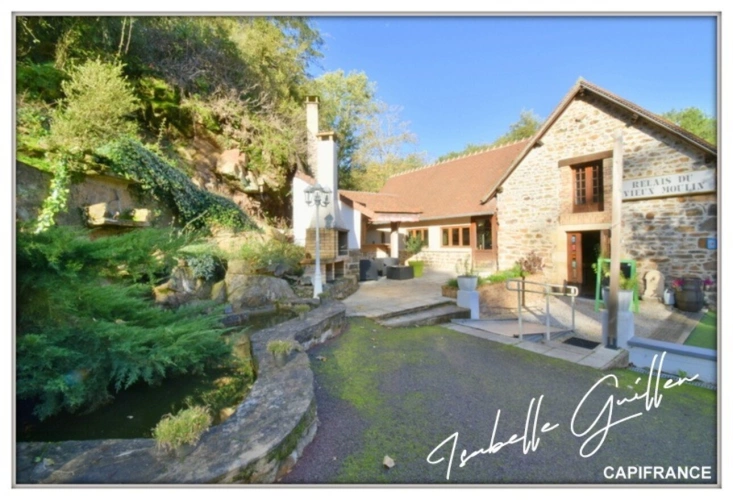 Photos 8 - Touristique - Propriéte à vendre 3 pièces NERIS LES BAINS (03) Grande maison isolée