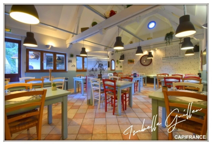 Photos 11 - Touristique - Propriéte à vendre 3 pièces NERIS LES BAINS (03) Grande maison isolée