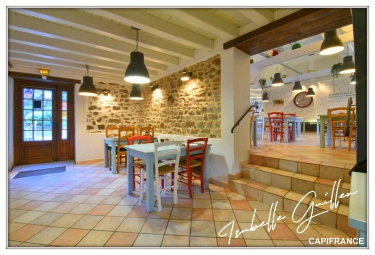 Photos 13 - Touristique - Propriéte à vendre 3 pièces NERIS LES BAINS (03) Grande maison isolée