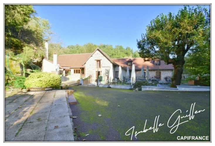 Photos 43 - Touristique - Propriéte à vendre 3 pièces NERIS LES BAINS (03) Grande maison isolée